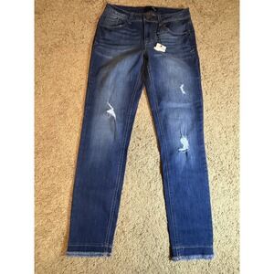 1822 Jeans Women's Size 6 Medium Denim Tapered Legs Distressed cut off ankles